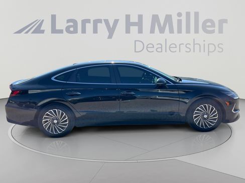 Used 2023 Hyundai Sonata Limited w/ Cargo Package FWD image 6