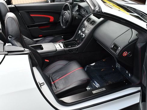 Used 2017 Aston Martin V12 Vantage S RWD image 17
