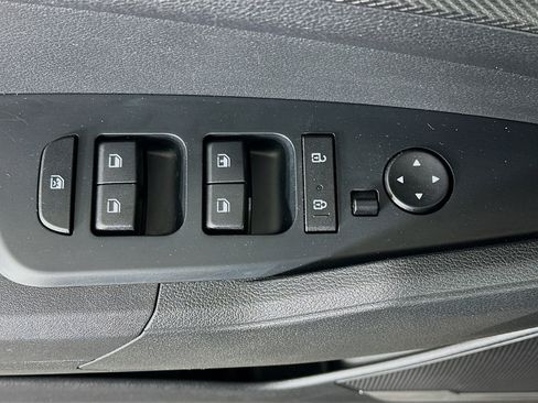 Used 2025 Kia Sportage LX image 15