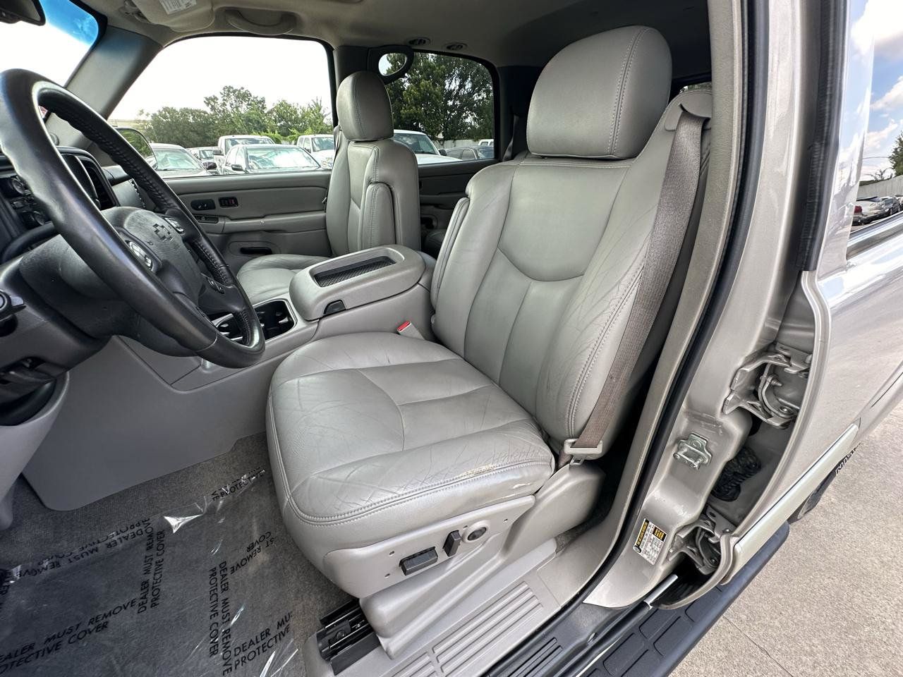 Used 2004 Chevrolet Tahoe LT w/ LT Preferred Equipment Group AWD/4WD image 19