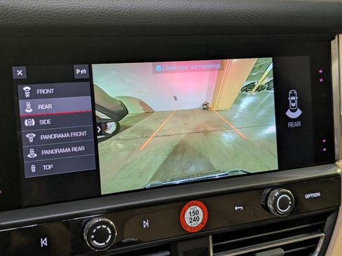 Certified 2026 Porsche Macan AWD/4WD image 36