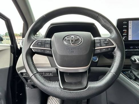 Used 2024 Toyota Sienna XLE w/ XLE Plus Package AWD/4WD image 60
