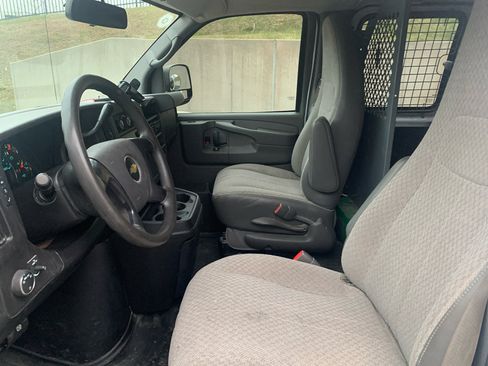 Used 2013 Chevrolet Express 1500 image 10