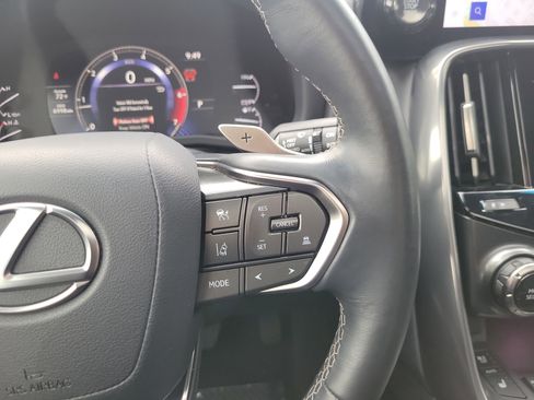 Used 2024 Lexus LX 600 LX 600 Premium 4WD image 23