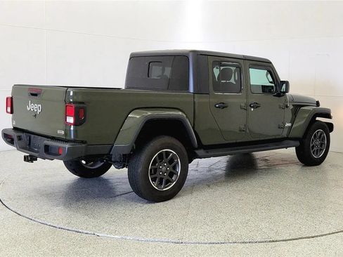 Used 2023 Jeep Gladiator Overland w/ Cold Weather Group AWD/4WD image 8