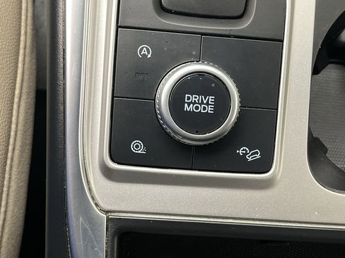 Certified 2020 Ford Explorer XLT w/ Equipment Group 202A image 18