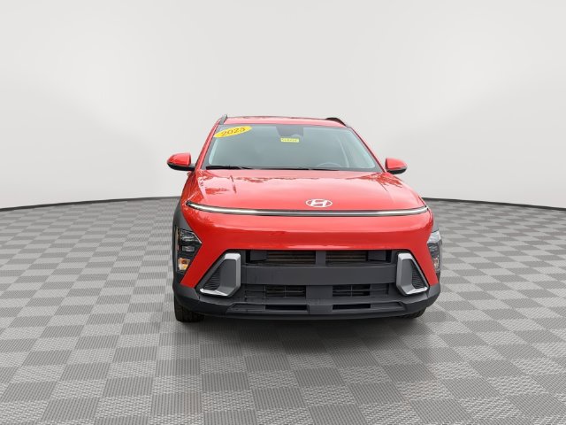 Used 2025 Hyundai Kona SEL FWD image 4