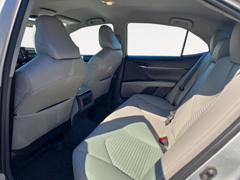 Used 2022 Toyota Camry SE image 17