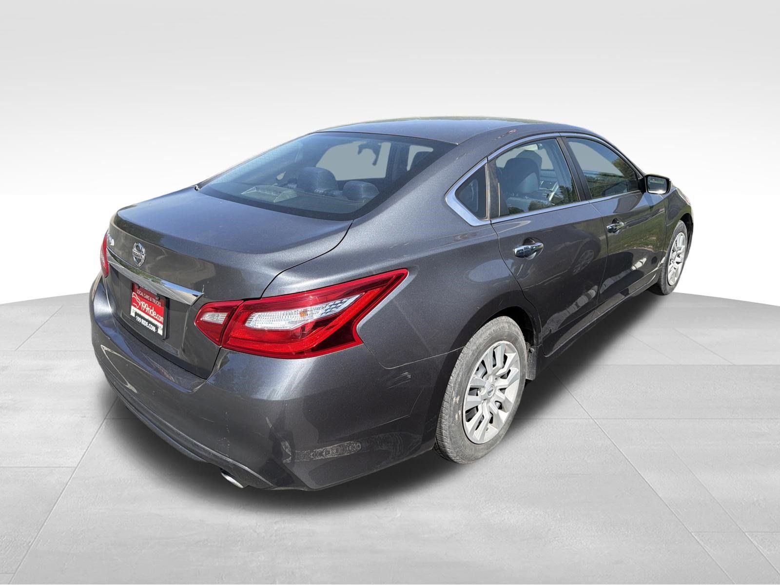 Used 2017 Nissan Altima 2.5 S w/ Power Driver Seat Package FWD image 4