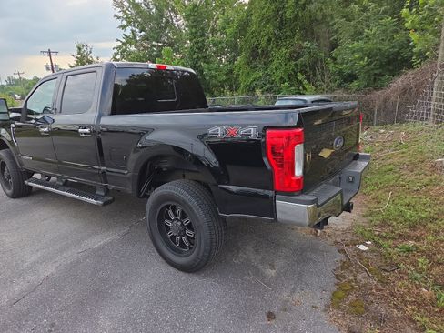 Used 2017 Ford F250 Lariat w/ Chrome Package AWD/4WD image 5