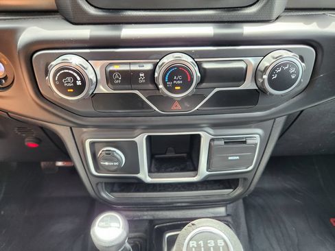 Used 2020 Jeep Wrangler Unlimited Sport AWD/4WD image 19