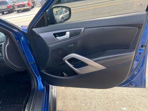 Used 2016 Hyundai Veloster Turbo FWD image 29