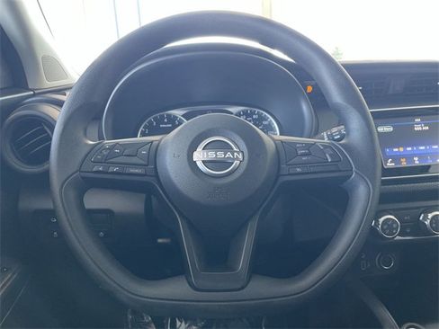 Used 2024 Nissan Kicks S image 28
