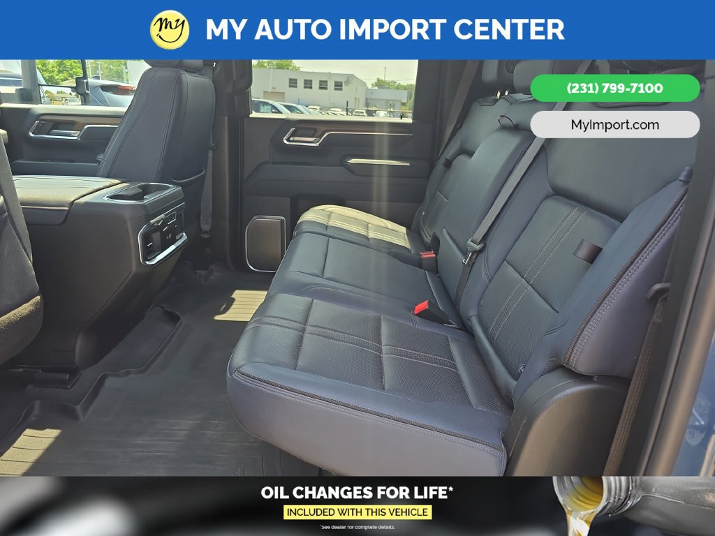 Used 2024 Chevrolet Silverado 3500 High Country w/ Technology Package AWD/4WD image 25