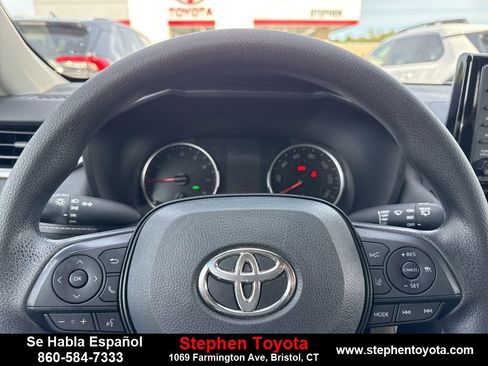 Used 2022 Toyota RAV4 LE image 18