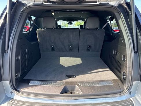Used 2023 Chevrolet Suburban RST w/ Sport Performance Package AWD/4WD image 13
