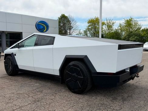 Used 2024 Tesla Cybertruck AWD Crew Cab image 14