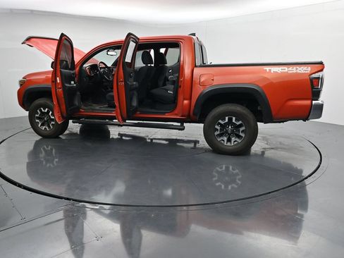 Used 2016 Toyota Tacoma TRD Off-Road w/ Towing Package AWD/4WD image 28