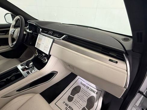 Used 2026 Jaguar F-PACE R-Dynamic S image 37