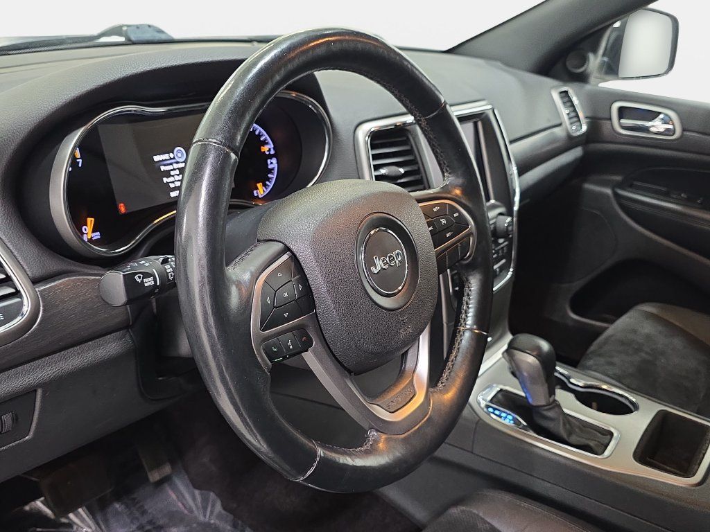 Used 2018 Jeep Grand Cherokee Altitude AWD/4WD image 14