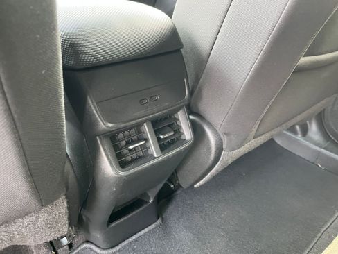 Used 2025 Chevrolet Equinox LT image 22