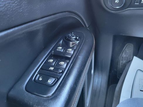 Used 2018 Jeep Compass Limited w/ Navigation Group FWD image 19