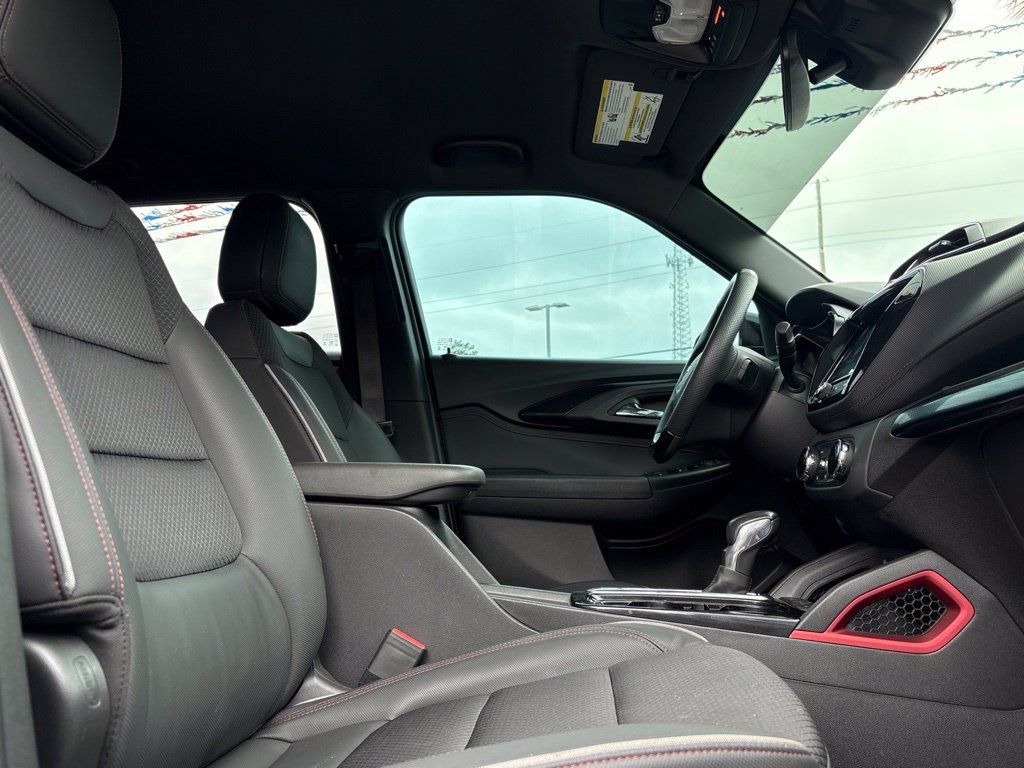 Used 2023 Chevrolet TrailBlazer RS w/ Convenience Package FWD image 8