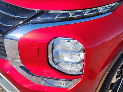 New 2025 Mitsubishi Outlander SEL image 5