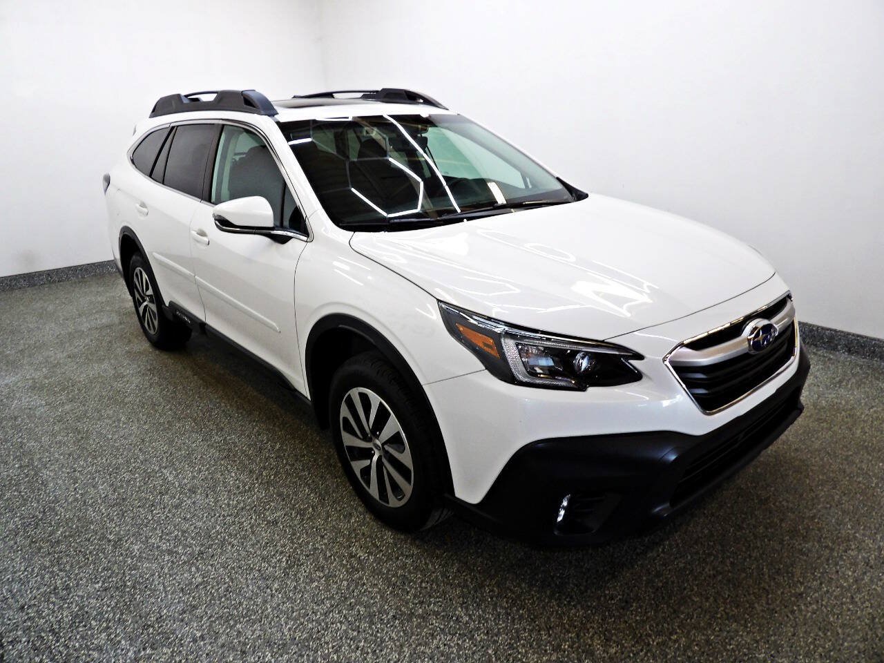 Used 2022 Subaru Outback Premium AWD/4WD image 3