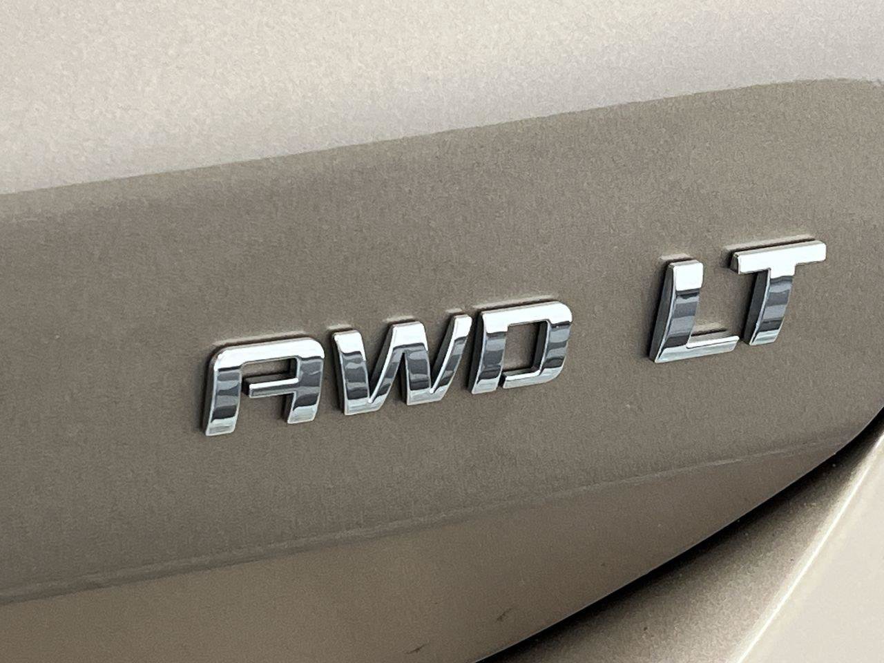 Used 2018 Chevrolet Equinox LT AWD/4WD image 29