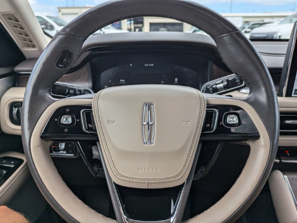 Used 2022 Lincoln Aviator Reserve w/ Equipment Group 201A RWD image 30