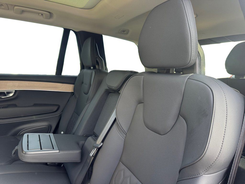 Certified 2025 Volvo XC90 B5 Core AWD/4WD image 25