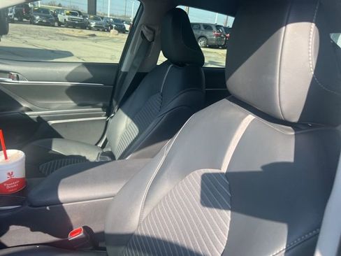 Used 2023 Toyota Camry SE w/ Convenience Package image 7
