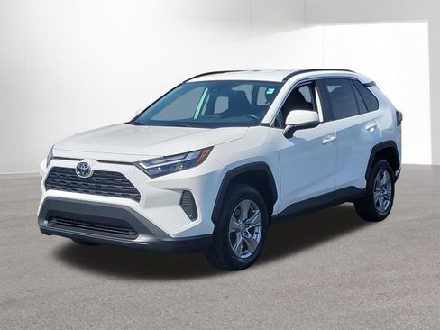 Used 2022 Toyota RAV4 XLE image 1