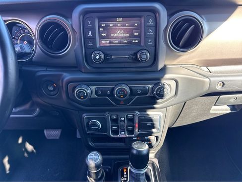 Used 2018 Jeep Wrangler Unlimited Sport S image 22