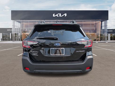 Used 2024 Subaru Outback Premium AWD/4WD image 5