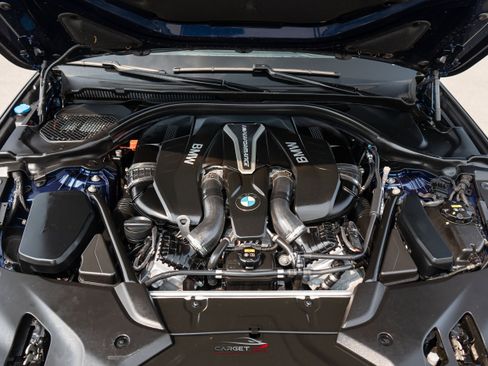 Used 2019 BMW M550i xDrive AWD/4WD image 52