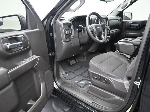 Used 2024 Chevrolet Silverado 1500 Custom w/ Turbomax Blackout Package RWD image 11