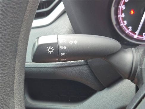 Used 2024 Toyota RAV4 LE FWD image 6