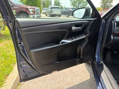 Used 2016 Toyota Camry XLE FWD image 16