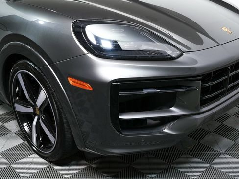 Certified 2024 Porsche Cayenne S image 39
