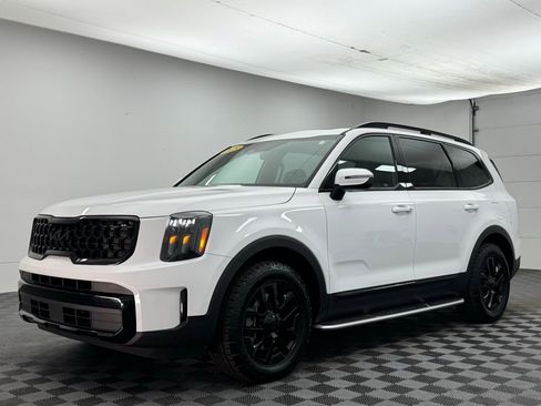 Used 2025 Kia Telluride AWD image 2