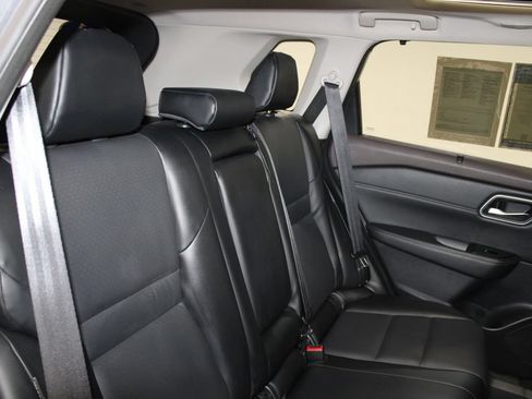 Used 2021 Nissan Rogue SV w/ Premium Package FWD image 25