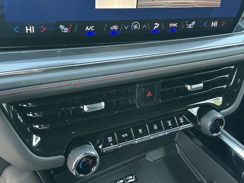 New 2026 Chevrolet Suburban RST w/ RST Capability Package AWD/4WD image 30