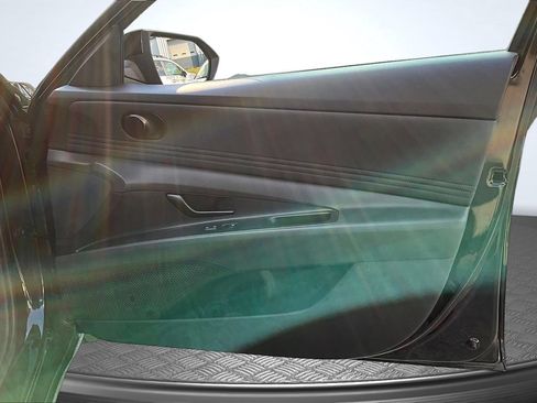 Used 2026 Hyundai Elantra SEL Sport Premium w/ Cargo Package FWD image 27