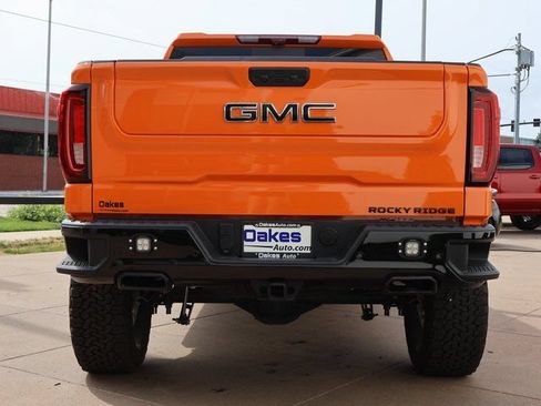 New 2025 GMC Sierra 1500 AT4 w/ AT4 Premium Package AWD/4WD image 5