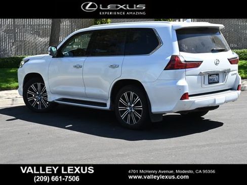 Used 2018 Lexus LX 570 4WD w/ Luxury Package image 4