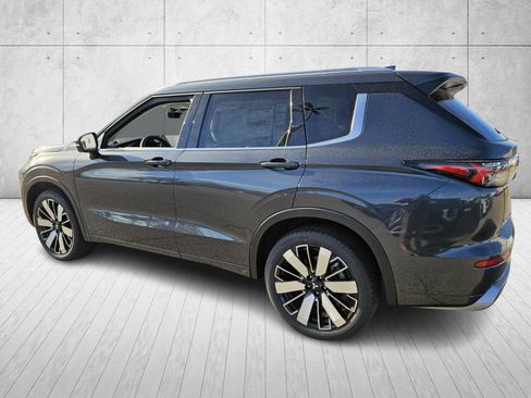 New 2026 Mitsubishi Outlander SEL image 5