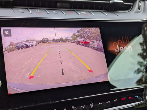 New 2026 Jeep Grand Cherokee Altitude AWD/4WD image 23