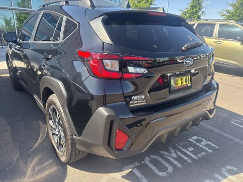 Used 2024 Subaru Crosstrek 2.0i Premium image 4